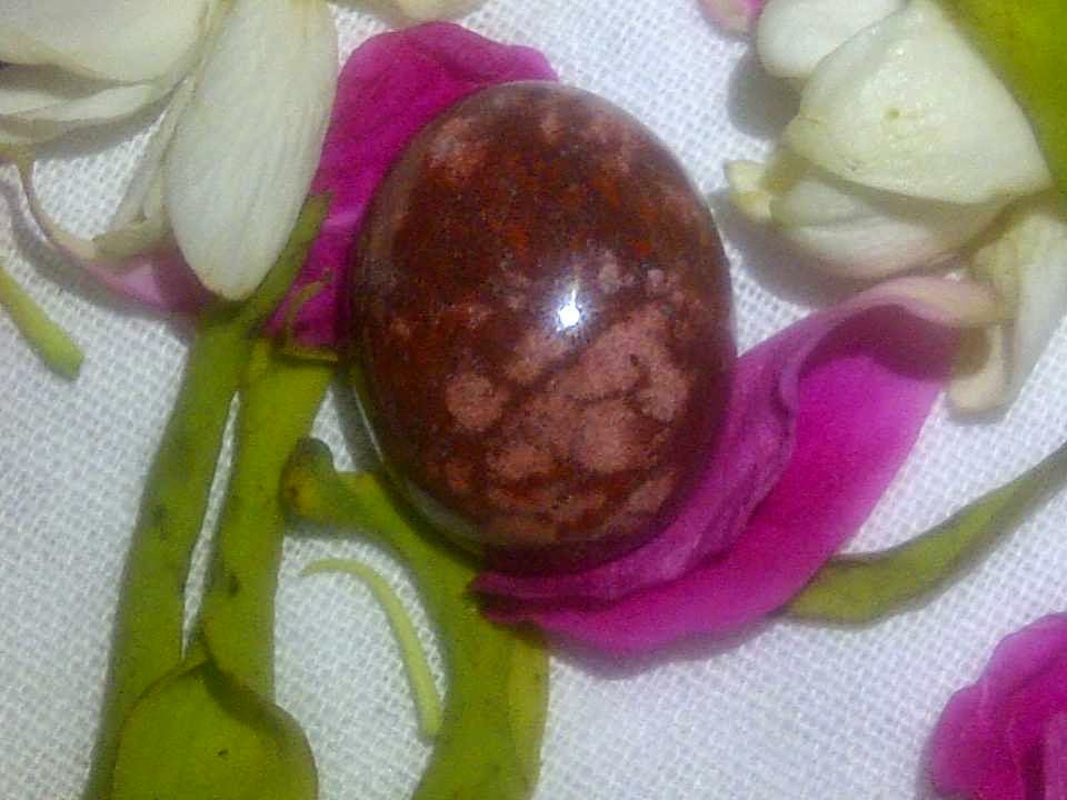 Liontin Giok Merah Dewa Rejeki benda bertuah indonesia Liontin Giok Merah Dewa Rejeki benda bertuah indonesia