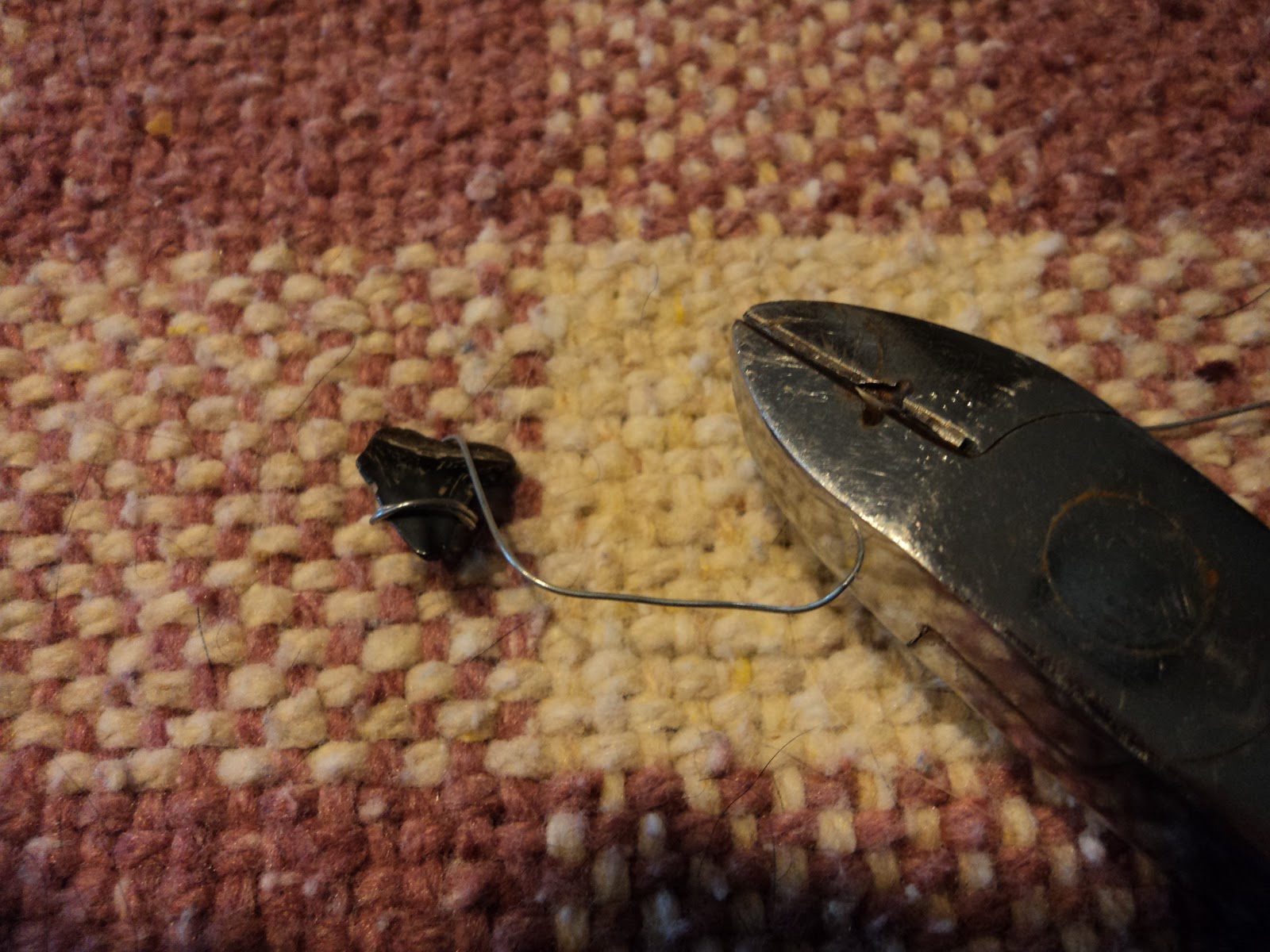 Doberman's by the Sea {TutorialCrafts} Shark tooth necklace