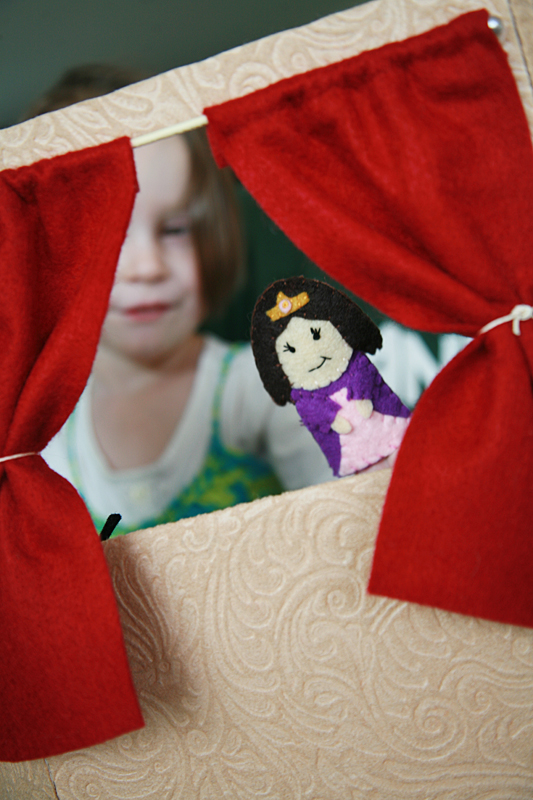 The Wight Family Finger Puppet Stage