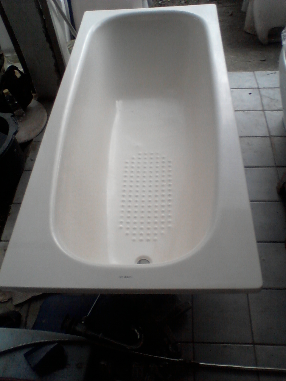 INA JAYA CLOSET: BATH TUB TOTO