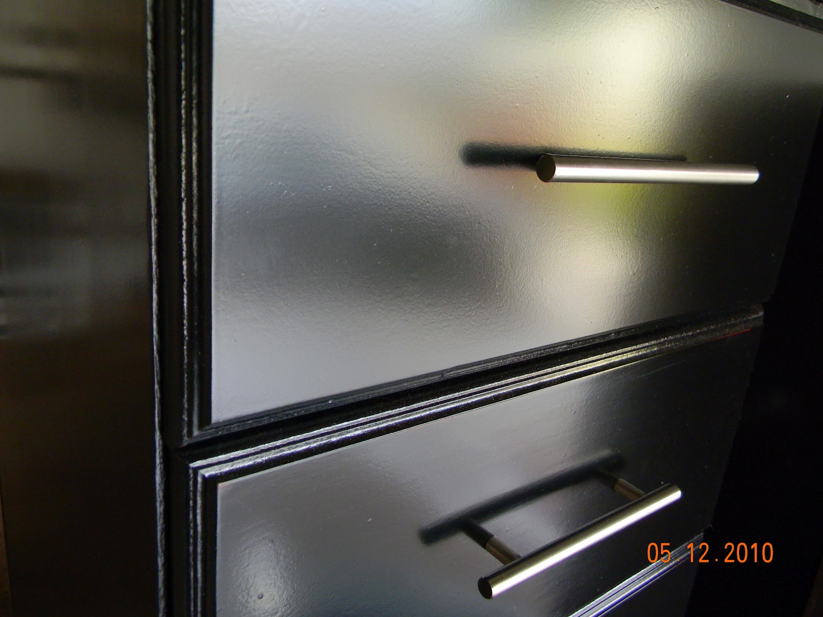 Modern Dining Room Tables Seats 8 Posted by Fazil Kathree at 15:02