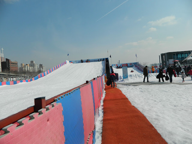 The Kids slide on the right and the adults on the left at Ttukseom Park