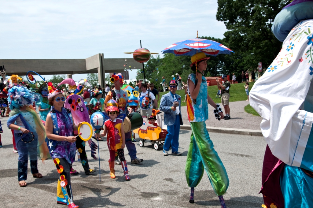 The Max Collector CLEVELAND PARADE"S THE CIRCLE 2011 WITH THE PETER
