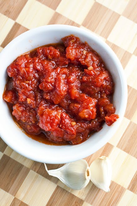 the cooking photographer cooked italian style pizza sauce chunky style