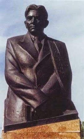 Памятник Б. Майлину в Костанае, скульптор И. Большанин