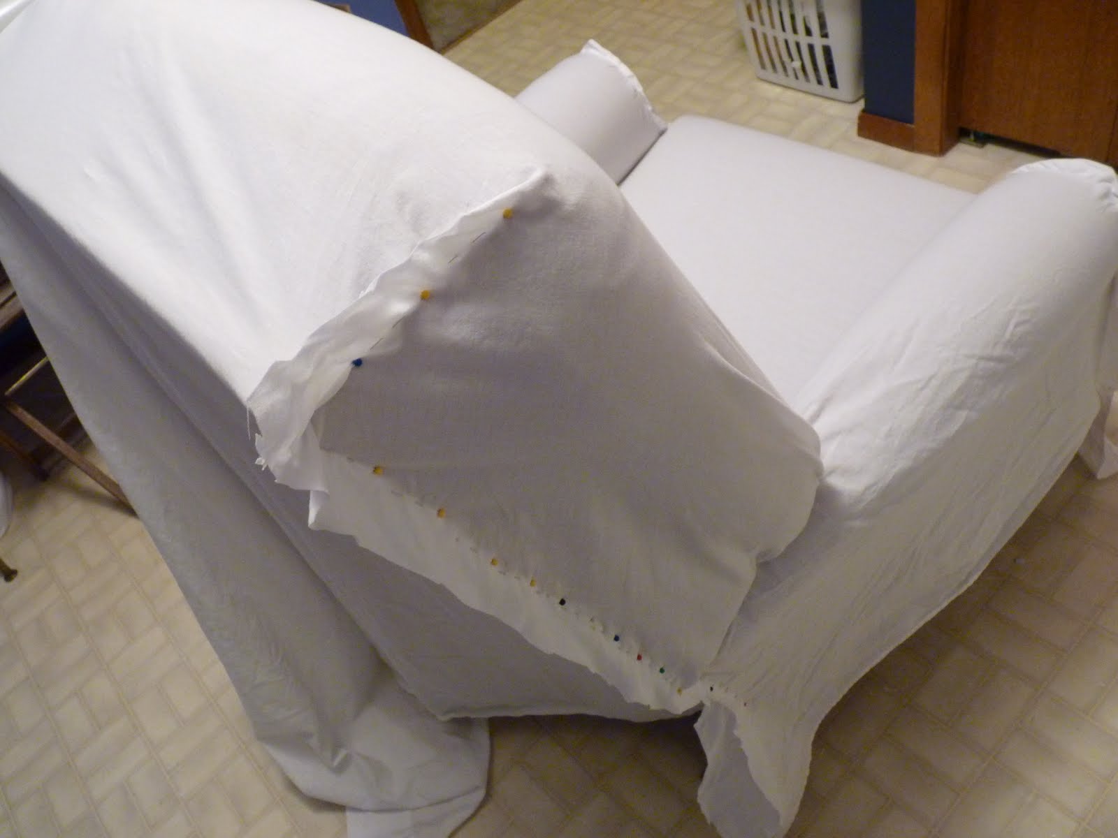 d i y d e s i g n How To Sew a Removable SlipCover for Furniture