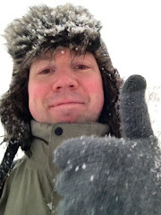 Snowy thumbs up