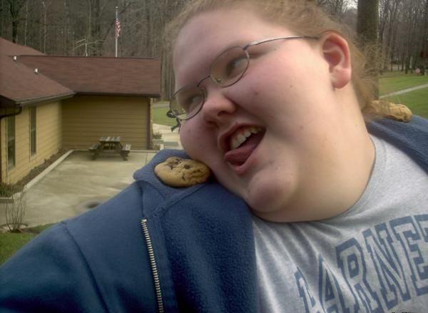 http://4.bp.blogspot.com/-XI6kvqGVl6U/UUCKmLfCh5I/AAAAAAAAADg/pKxluGi3-og/s1600/fat-people-love-cookies.jpg