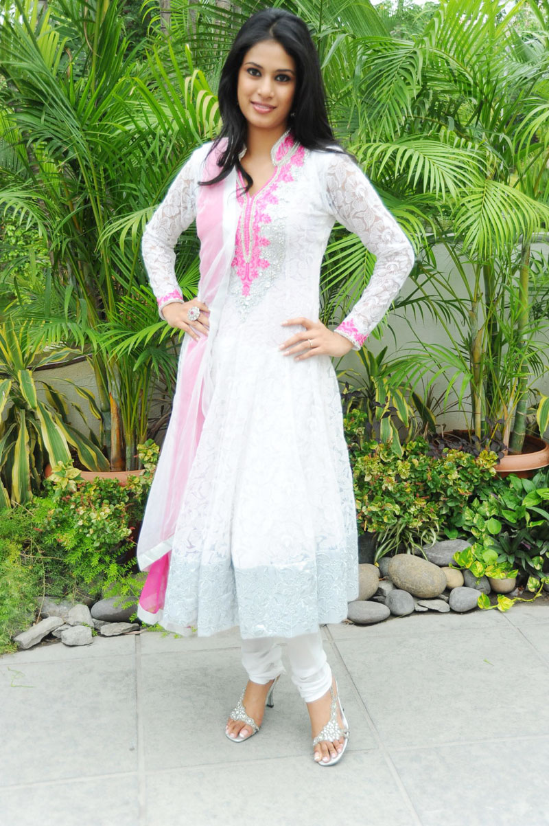 Zara Life is Beautiful heroine Stills