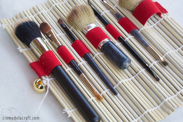 DIY: No-Sew Makeup Brush Roll from a Sushi Mat