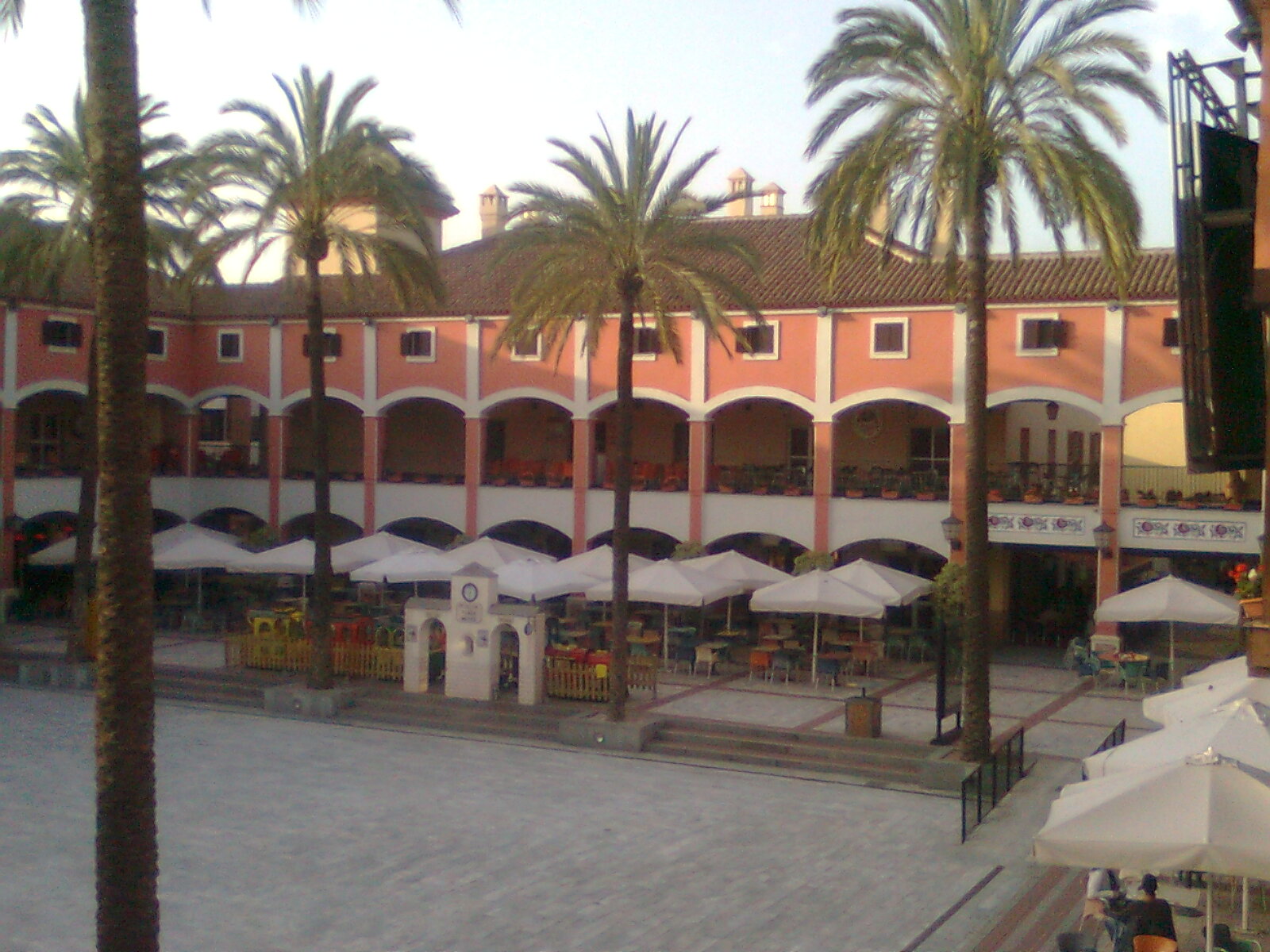 plaza mayor nike outlet