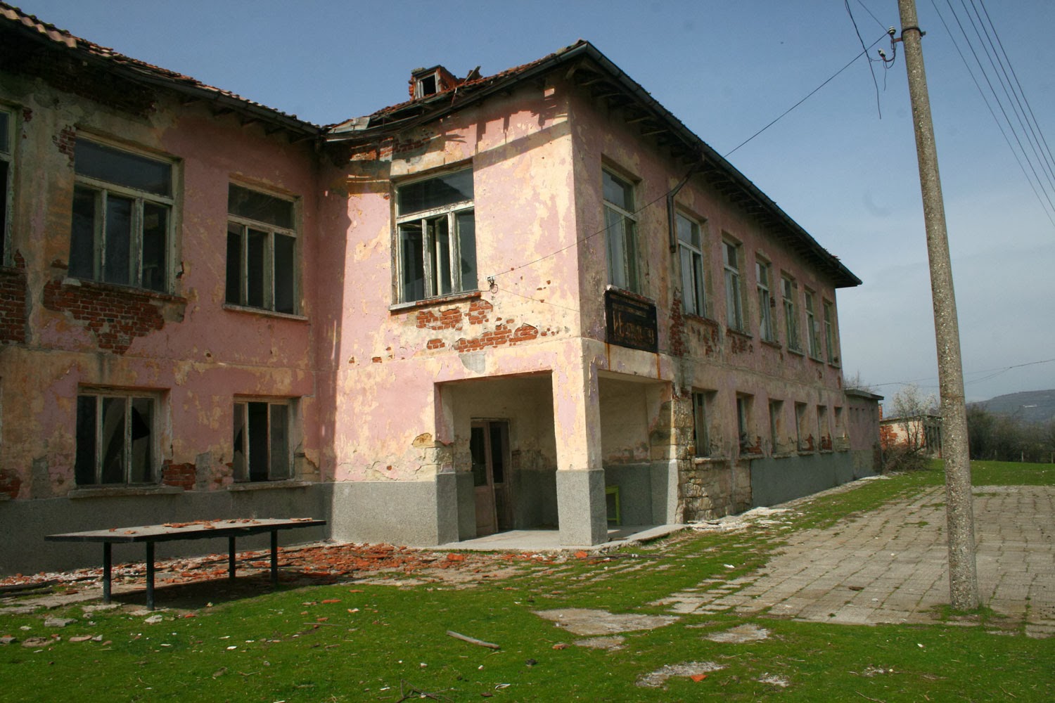 This is the first picture I took of the school This is the first picture I took of the school