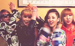 2NE1+CL+Bom+Dara+Minzy+Clapping+GIF+%252