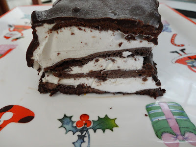 christmas chocolate icecream cake - gluten free, sugar free, dairy free!