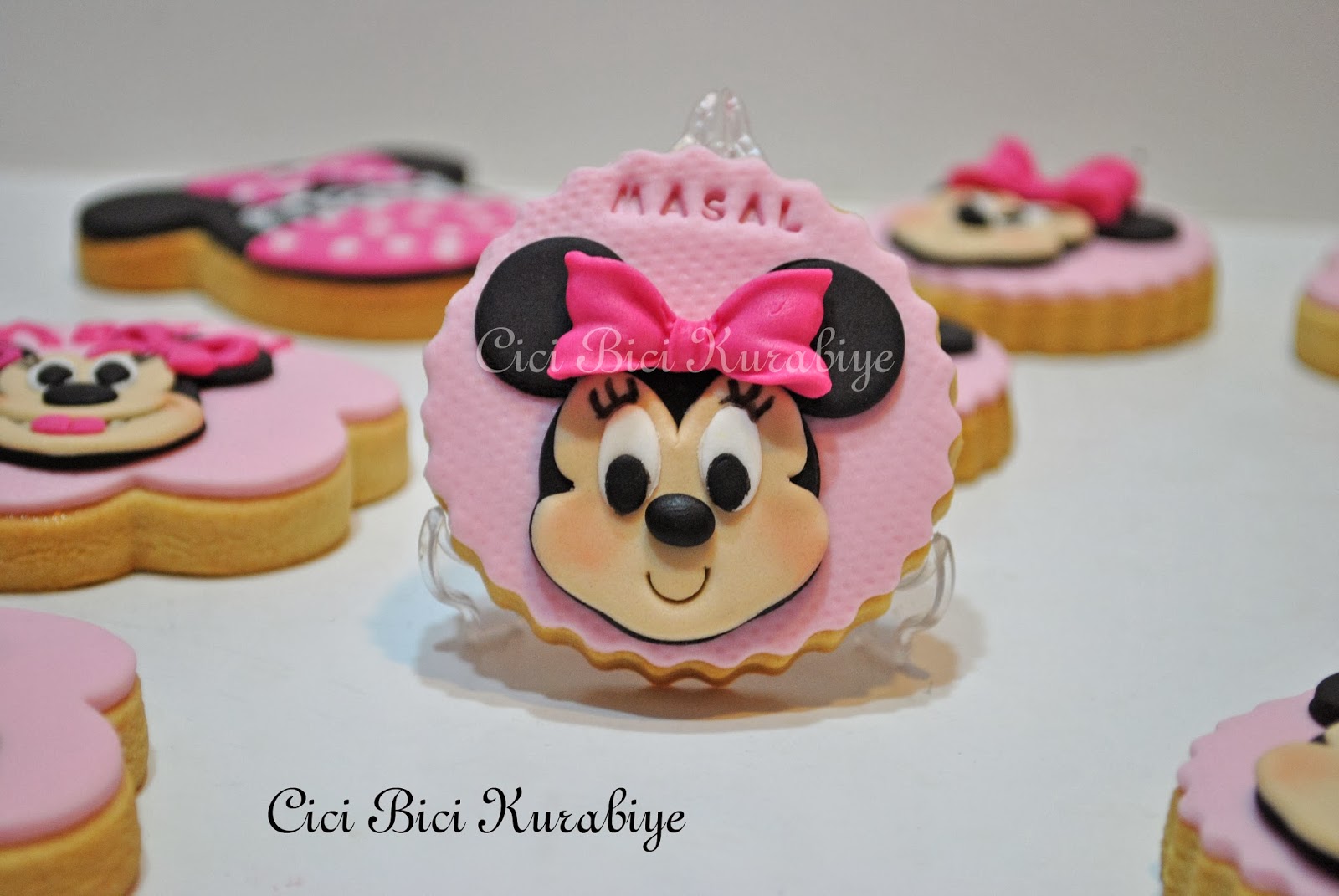 Cici Bici Kurabiye &amp; Cupcake &amp; Pasta İzmit Minnie Mouse Temalı Kurabiyeler