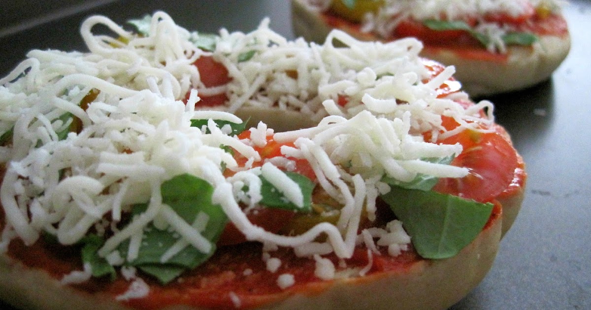 Skinny Muffin Vegetable Pizza Bagels