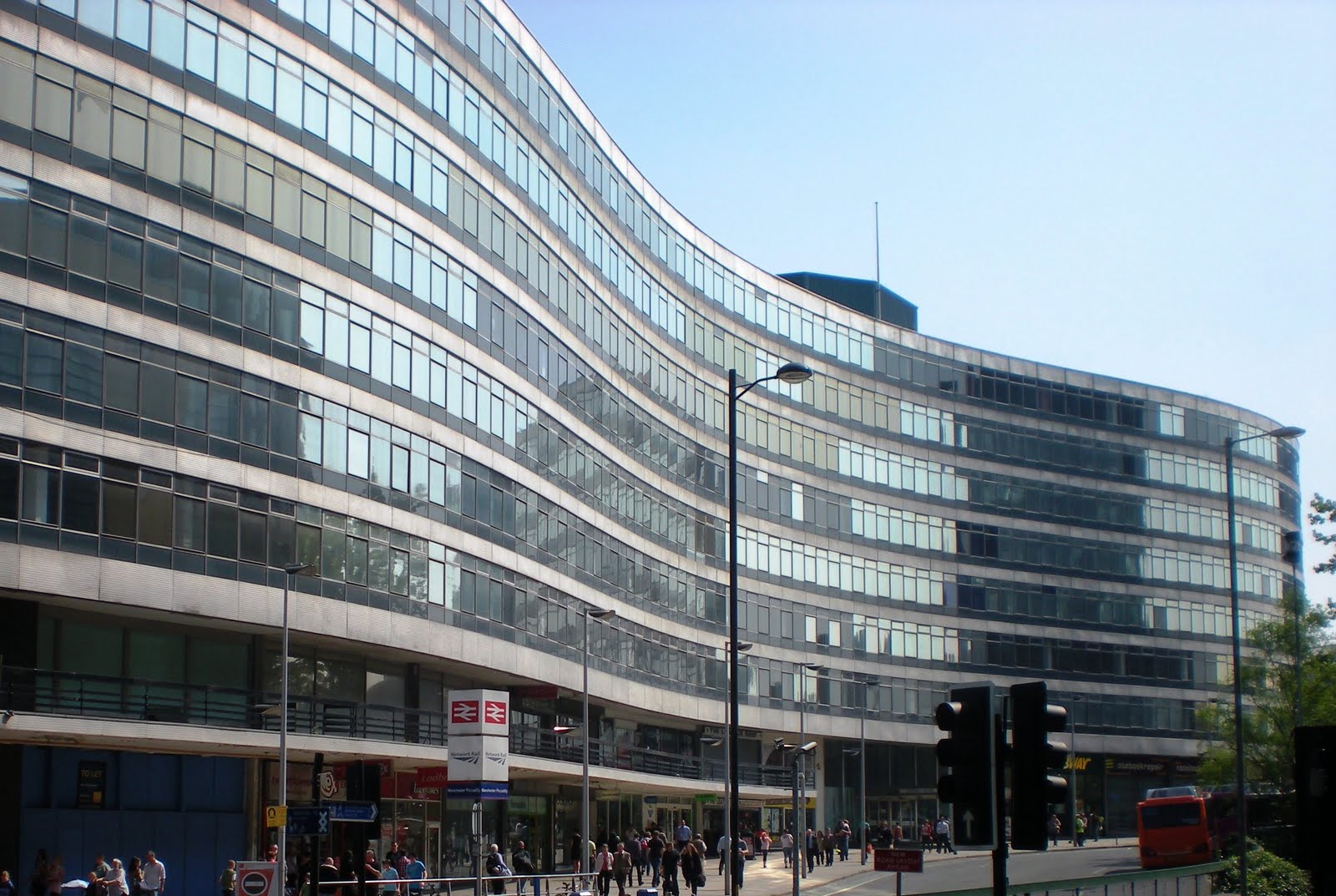 Gateway House Richard Seifert & Partners 1969. Piccadilly Approach