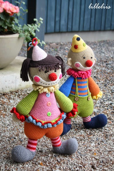 http://lilleliis.com/clown-girl-amigurumi-doll/