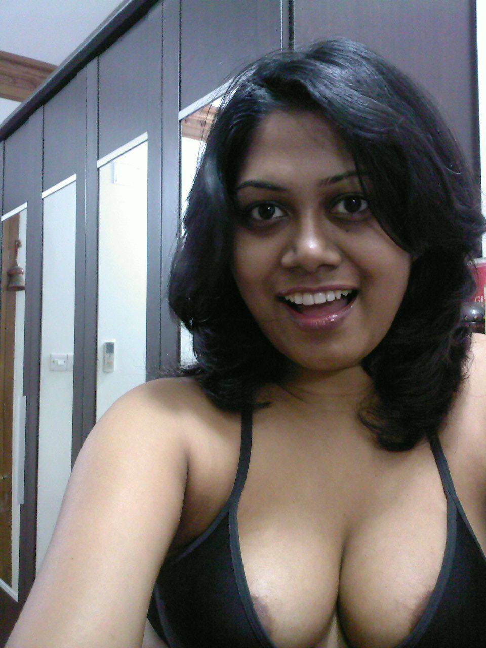 mordendotilcuore: Big Boobs Indian Aunty Selfshot - Desi ...