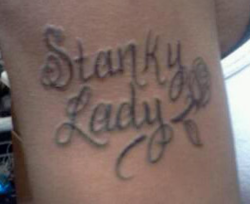 tatuaje con la leyenda: stanky lady