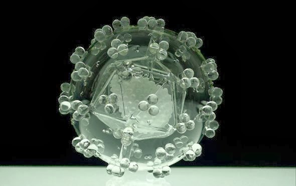 Luke Jerram glass microbiology esculturas vidro microbios virus bactérias arte ciência doenças Luke Jerram glass microbiology esculturas vidro microbios virus bactérias arte ciência doenças