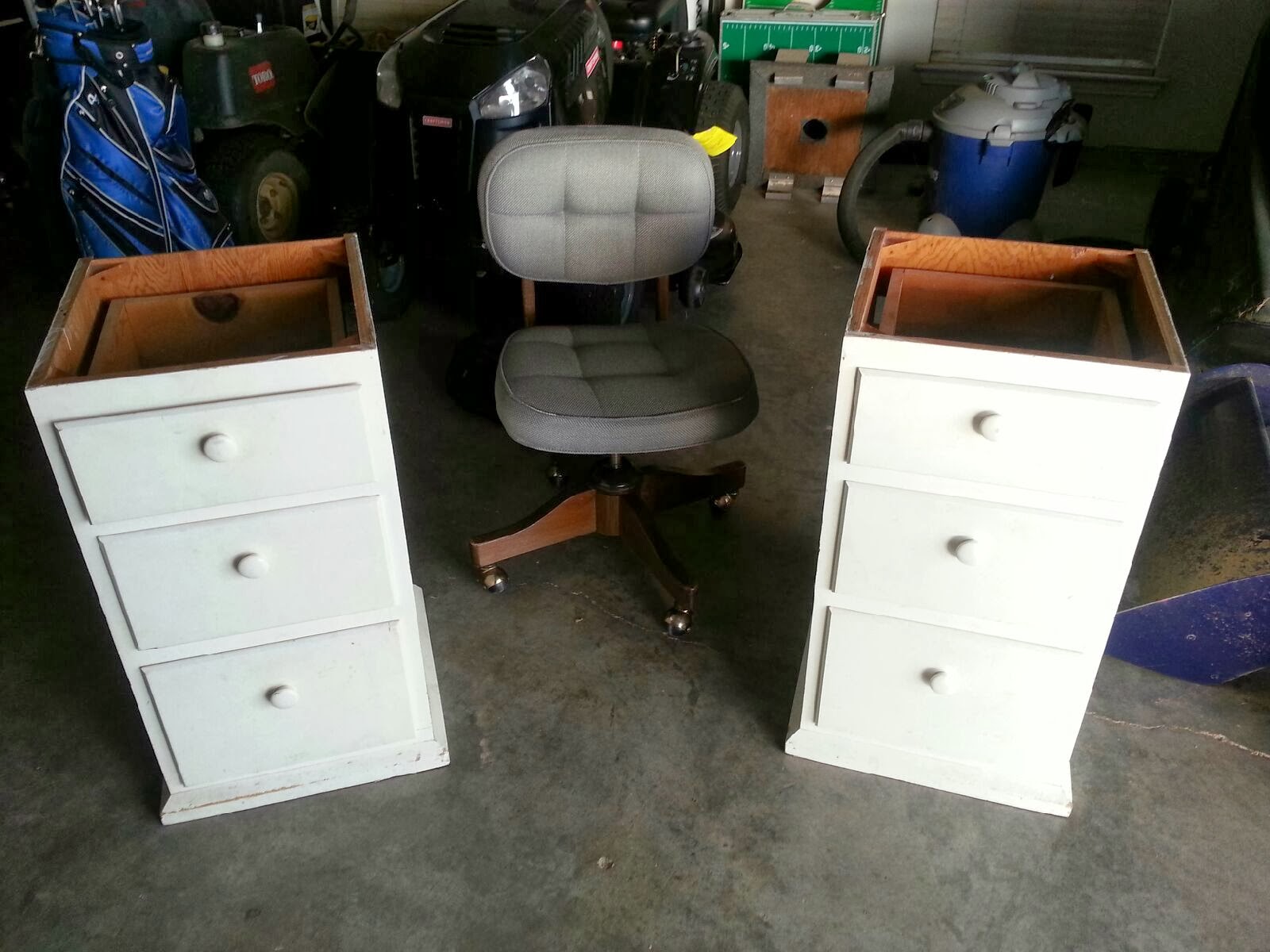 Connoisseur of Creativity DIY desk from nightstands