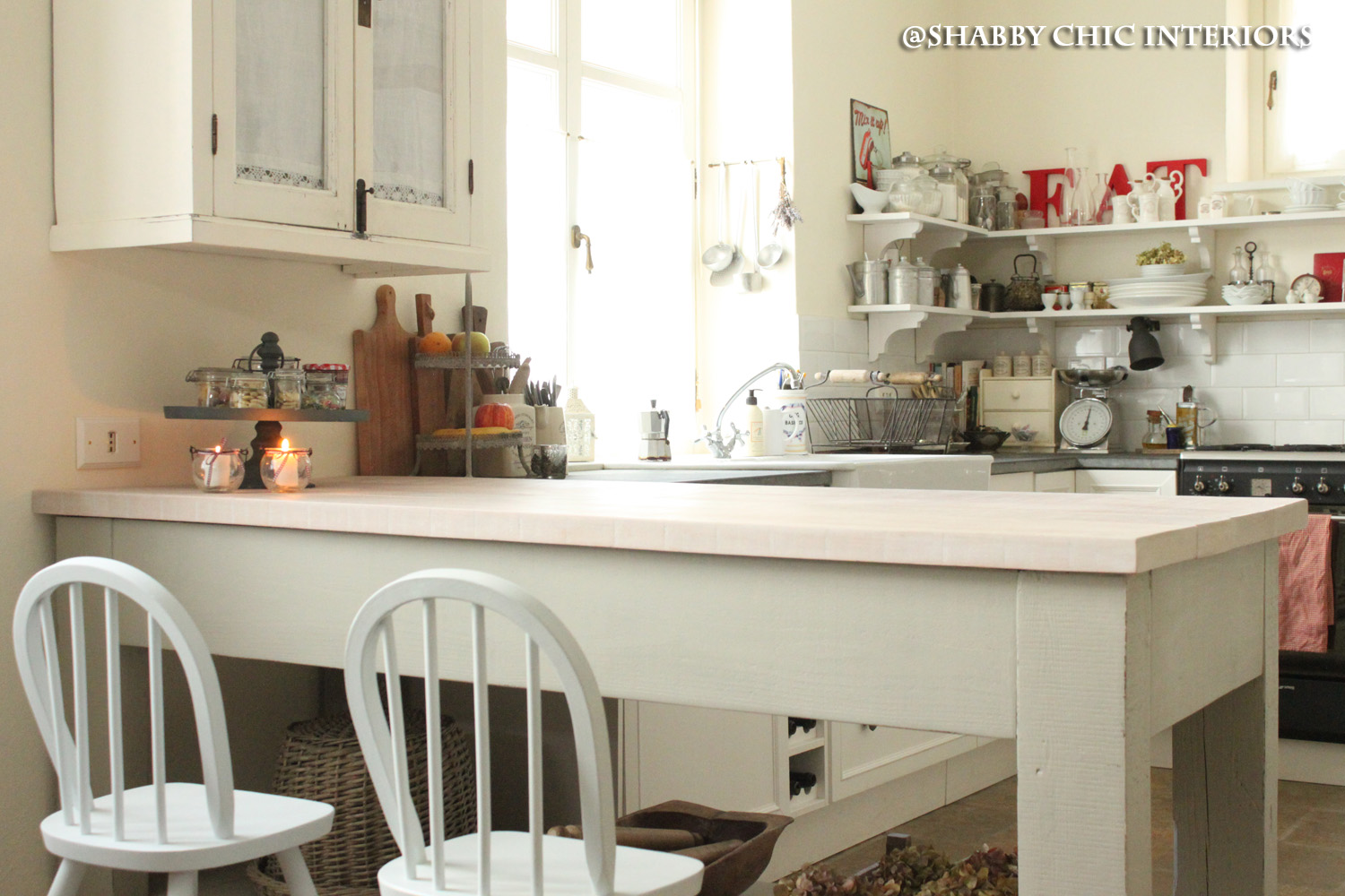 Tavoli da pranzo shabby chic: tavolo shabby chic provenzale in ...