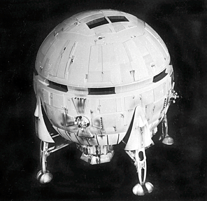 Scale Model News ‘2001 A SPACE ODYSSEY’ SPACECRAFT KITS FROM AJA MODELS