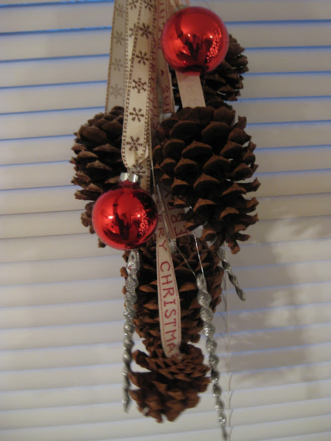 The Life Of Faith: Christmas Pine Cone Decoration