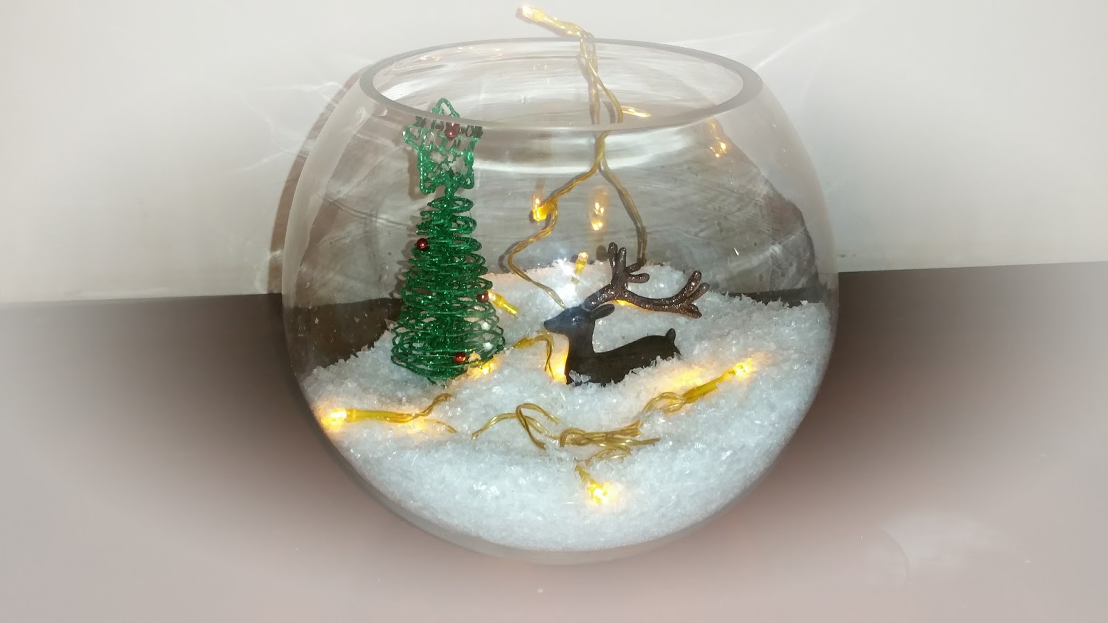 VintageStrings creations Fish bowl christmas scene with lights