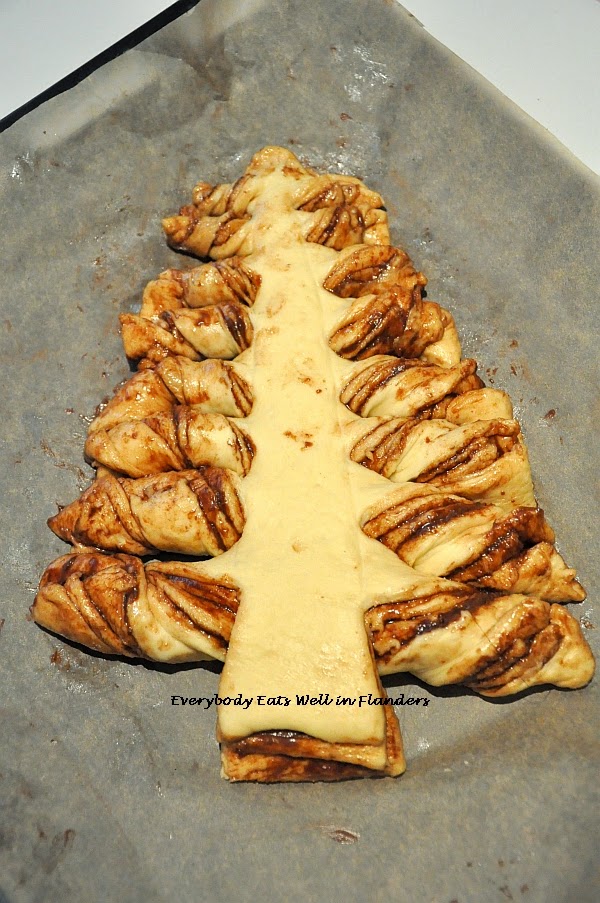 Everybody Eats Well in Flanders MTR 4 Braided Nutella Christmas Tree Bread