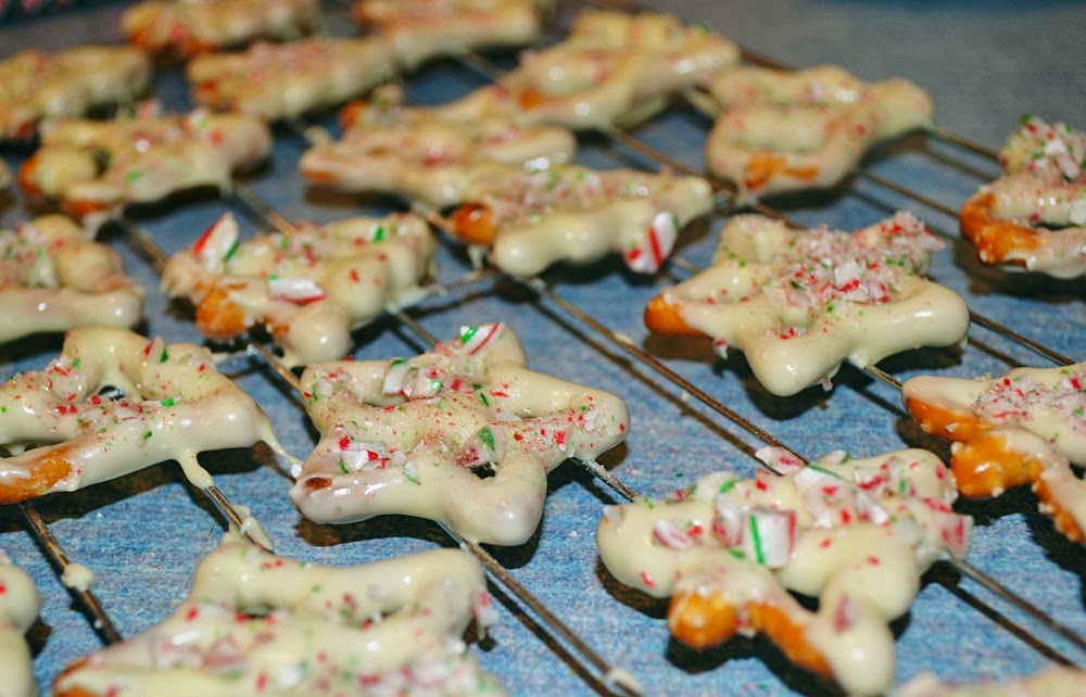 Lea's Cooking "Peppermint White Chocolate Pretzels"