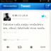 Sua falsidade me comove.