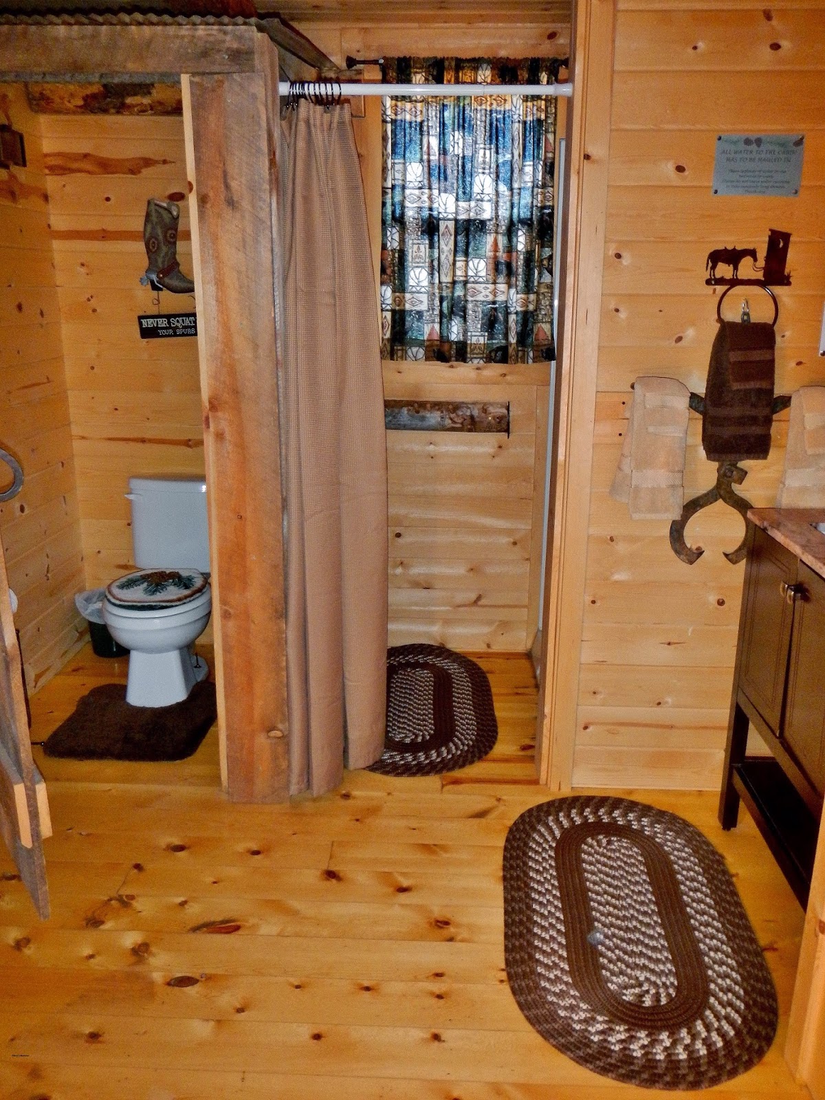 The Southwest Through Wide Brown Eyes Scenic Lodging in Monticello, Utah.