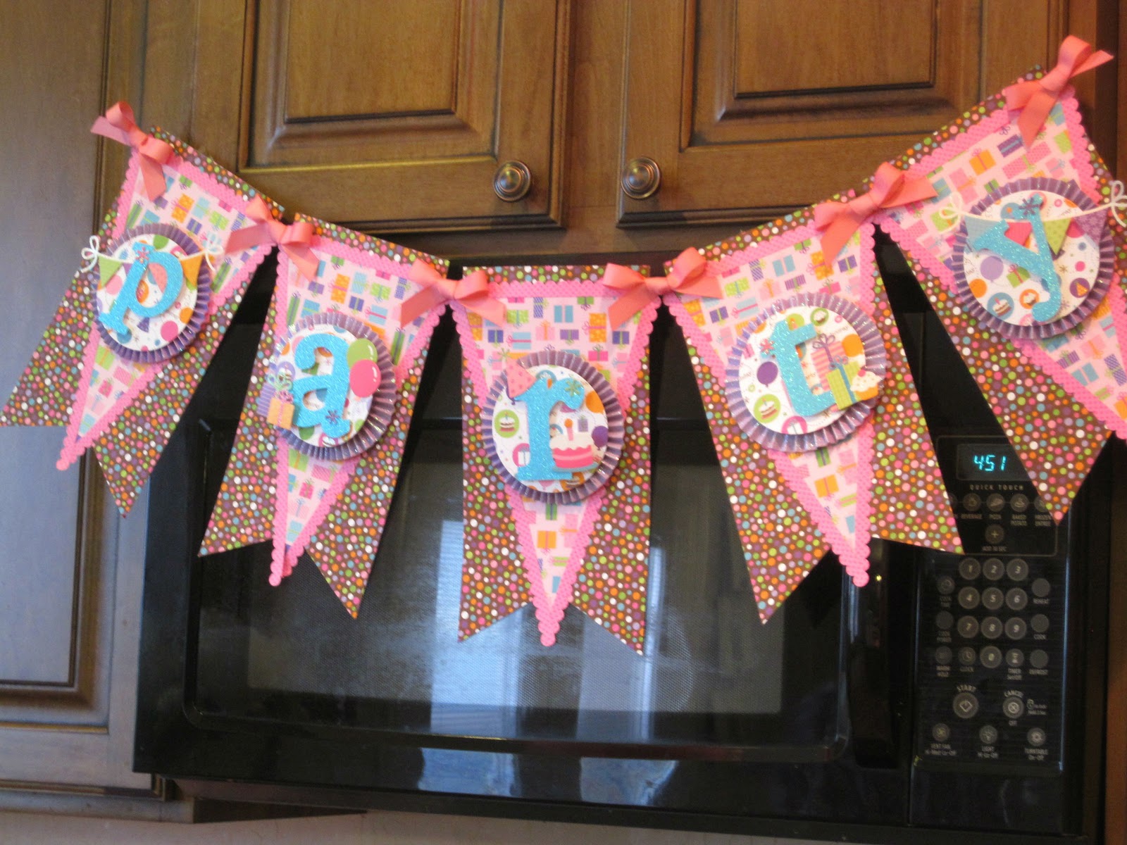 Pink Ribbons Fanci Fetti - Party Time, Inc.