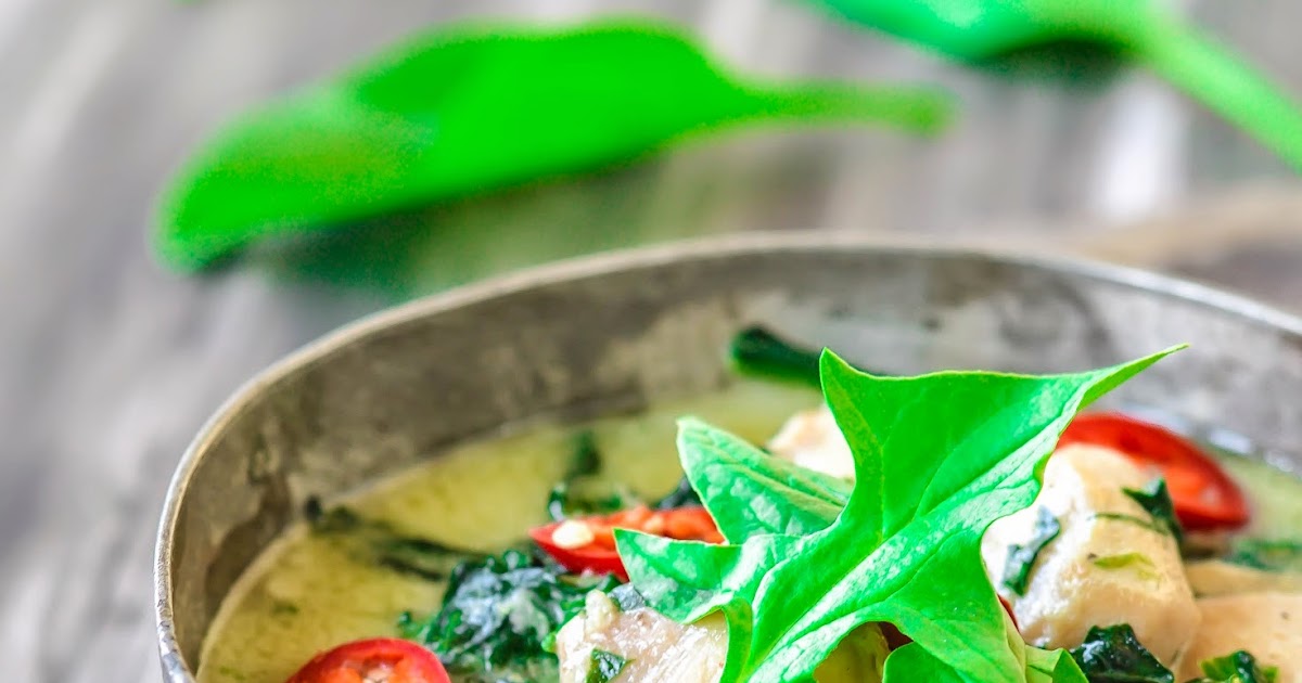 Sara's Kitchen Chicken & Spinach Thai White Curry كاري الدجاج والسبانخ