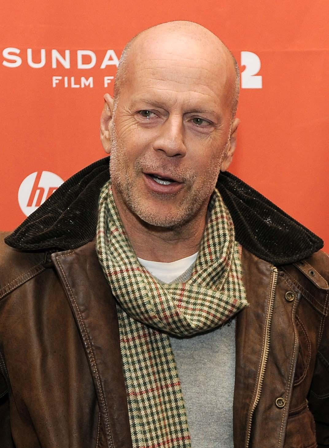 http://4.bp.blogspot.com/-XXZoxP7QUAc/T9HMhFzqfmI/AAAAAAAAGvI/Ag0f6CRhHgA/s1600/Bruce-Willis-01.jpg