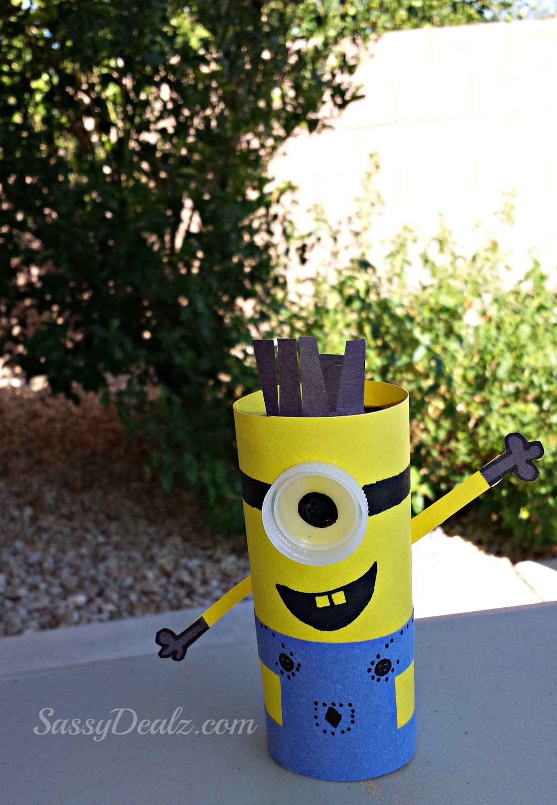 DIY: Despicable Me Minion Water Bottle Craft For Kids (Cover Tutorial) -  Crafty Morning