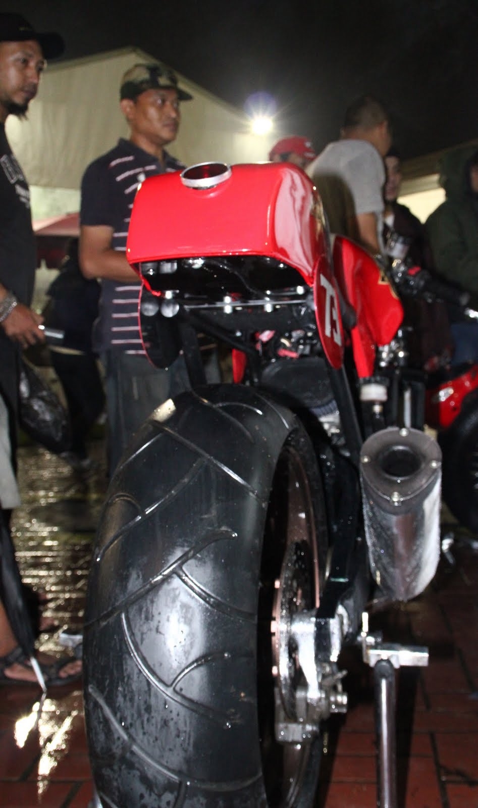 upside down suzuki gsxr 750 swing arm suzuki gsxr 750 velg suzuki gsxr title=