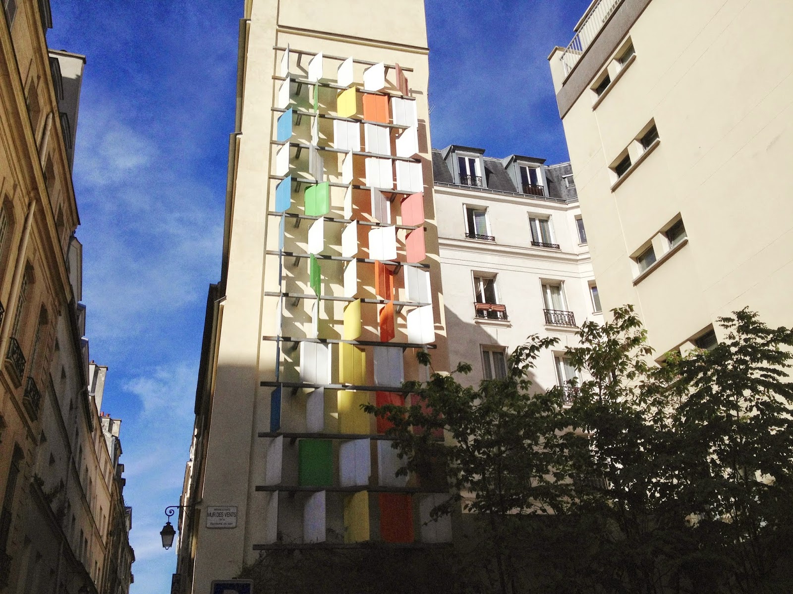 Do All Things With Love Paris, rue Saint Sauveur