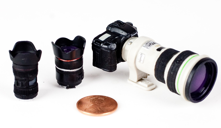 A LITTLE SUSSY Miniature Canon Camera