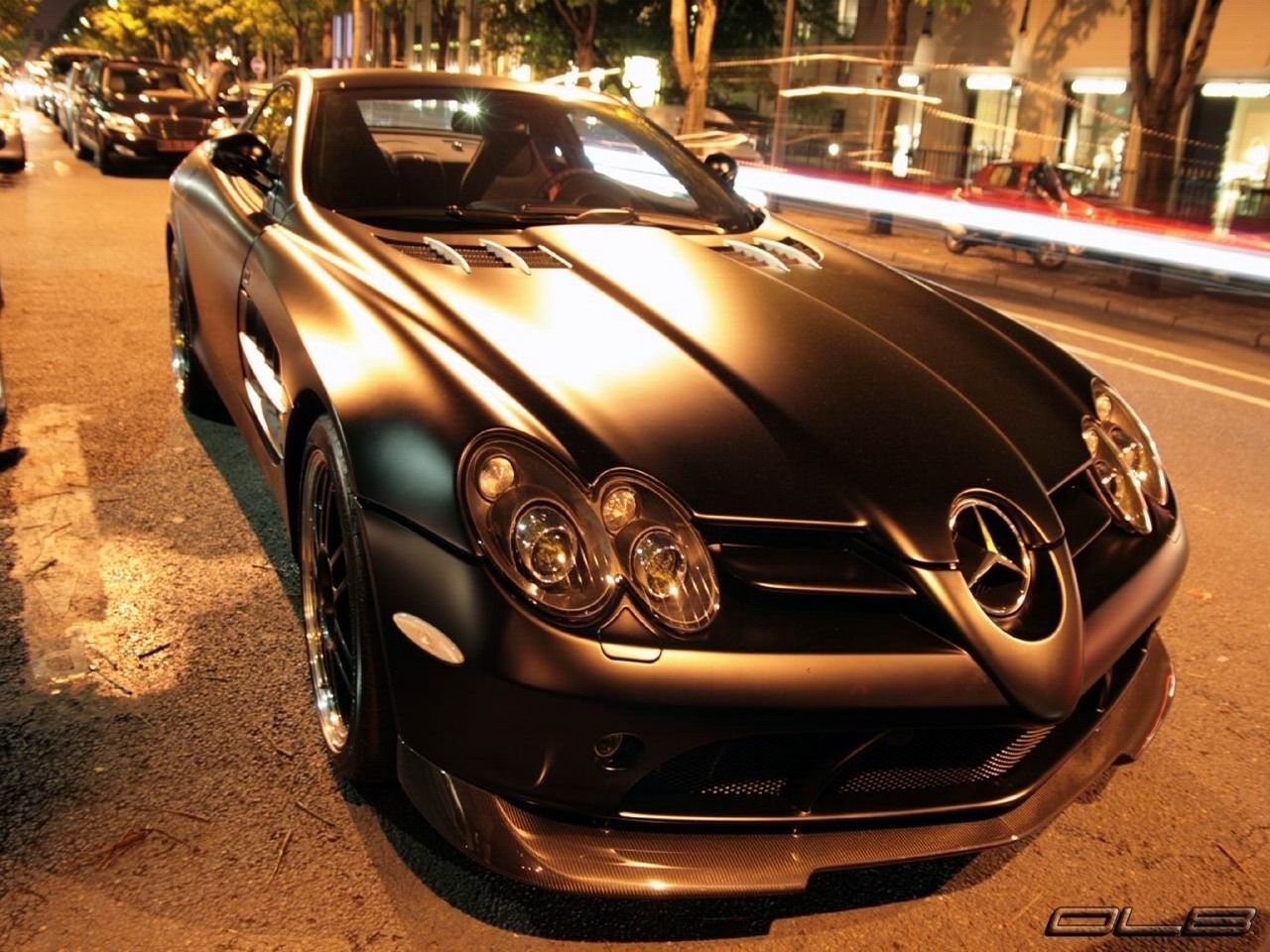 http://4.bp.blogspot.com/-Xa7irKoA4hE/ThtBqd1NOMI/AAAAAAAAEko/oN5Gx12LAh4/s1600/slr_722_edition_by_brabus.jpg