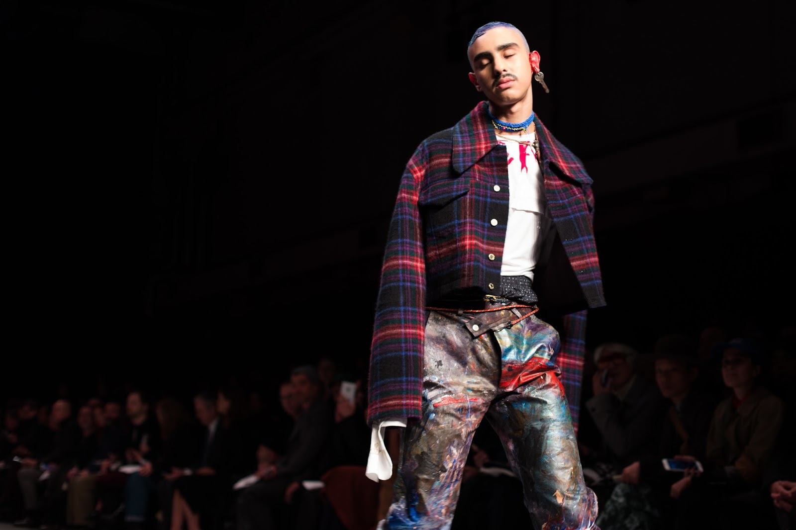 MAN AW16 LCM