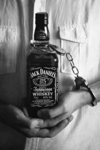 El síndrome de la dependencia alcohólica incluye