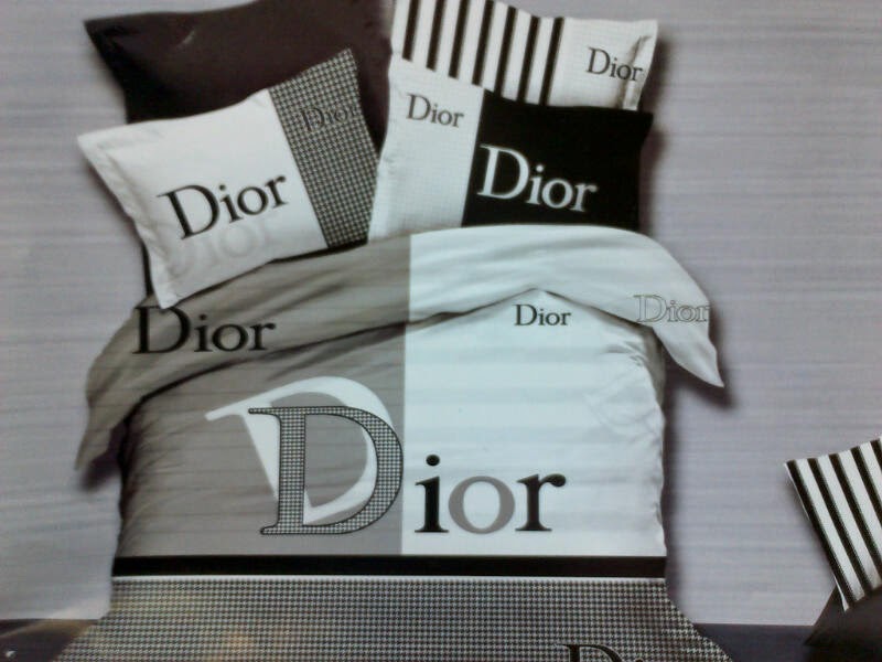Sprei Jepang Motif Dior Hitam Abu Sprei Jepang Motif Dior Hitam Abu