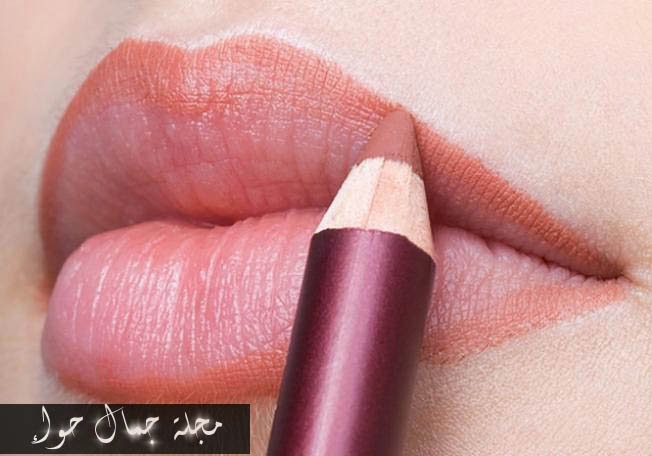 3 أخطاء ترتكيبنها أثناء استخدام قلم تحديد الشفاه 3 أخطاء ترتكيبنها أثناء استخدام قلم تحديد الشفاه