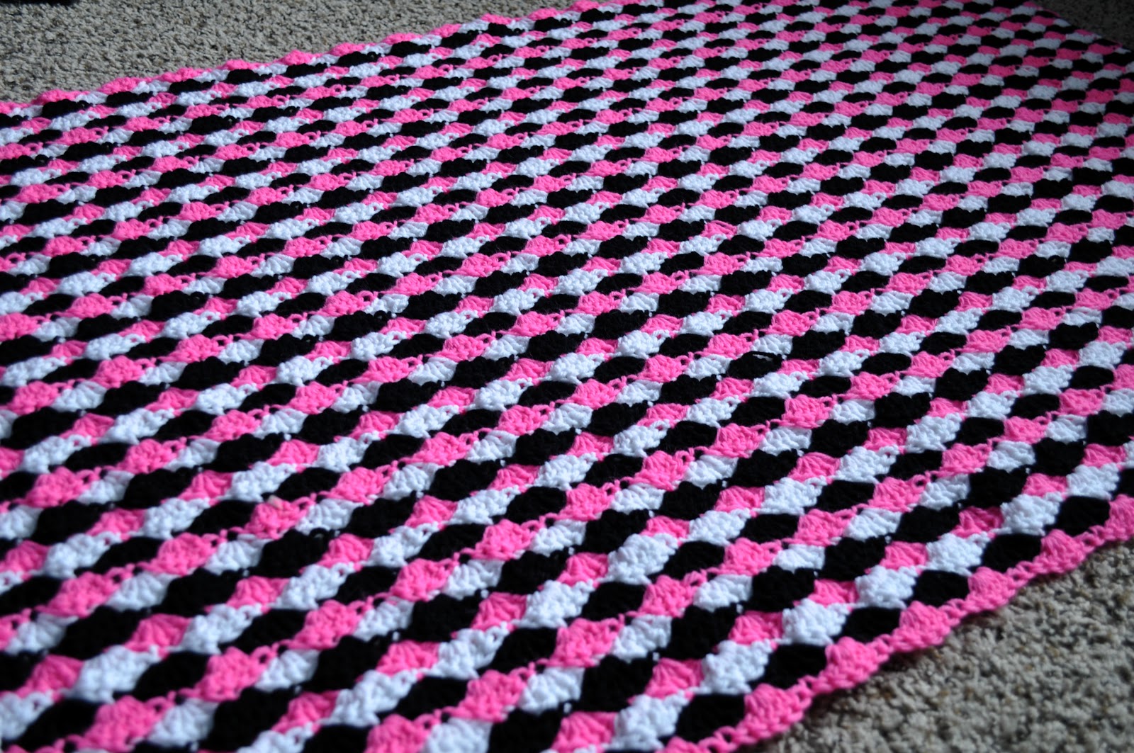 ChirpinBirdie Simple Shell Blanket
