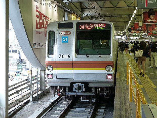 東急東横線　各停　元町・中華街行き　7000系@渋谷地上駅