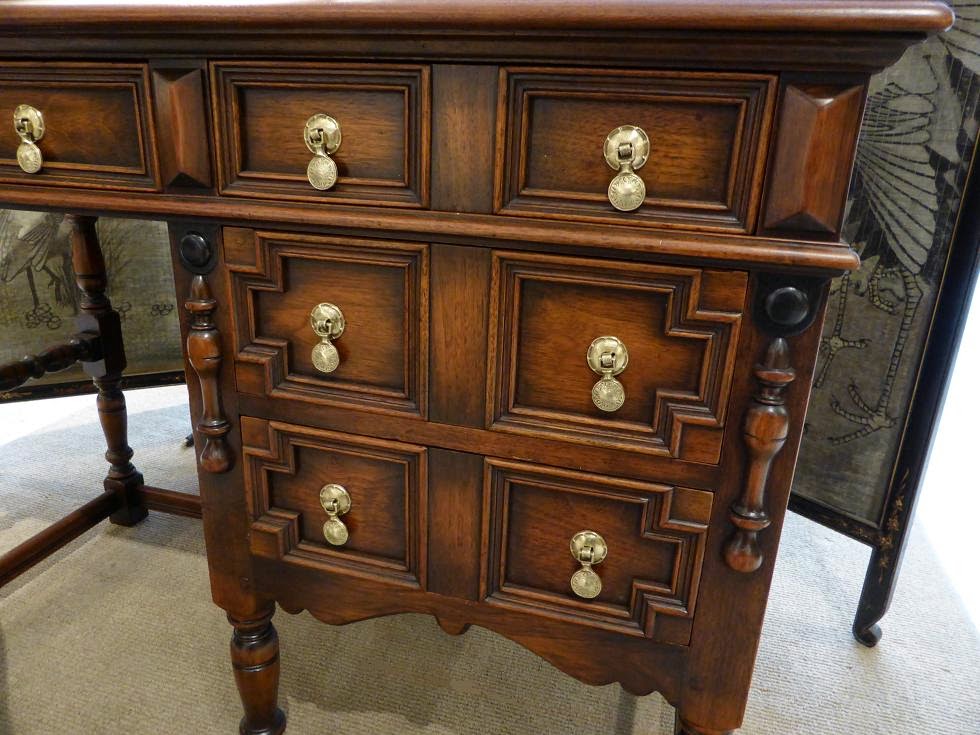 MICHAEL THOMAS "Kittinger Furniture Co." Desk and Chair