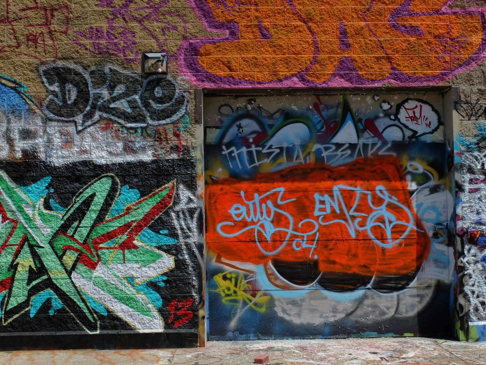Talking Walls Graffiti In Hamilton Raise The Hammer